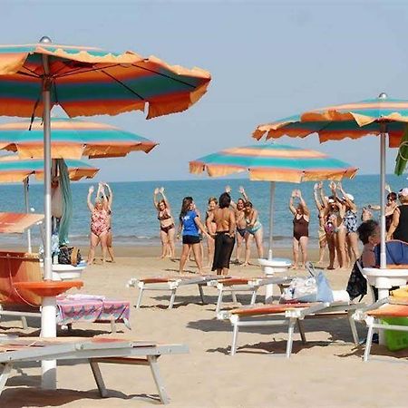 Hotel Residence Adria Rodi Garganico Dış mekan fotoğraf