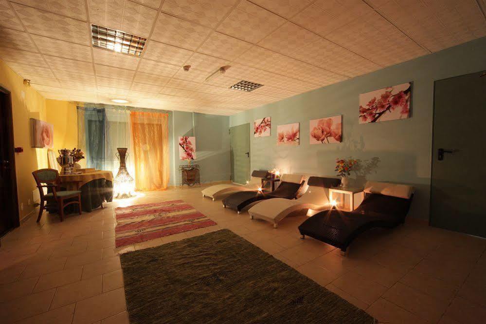 Hotel Residence Adria Rodi Garganico Dış mekan fotoğraf
