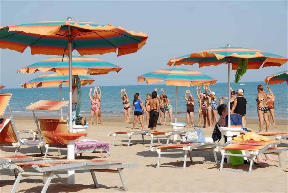 Hotel Residence Adria Rodi Garganico Dış mekan fotoğraf