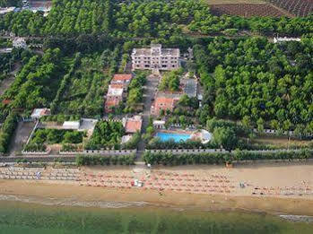 Hotel Residence Adria Rodi Garganico Dış mekan fotoğraf