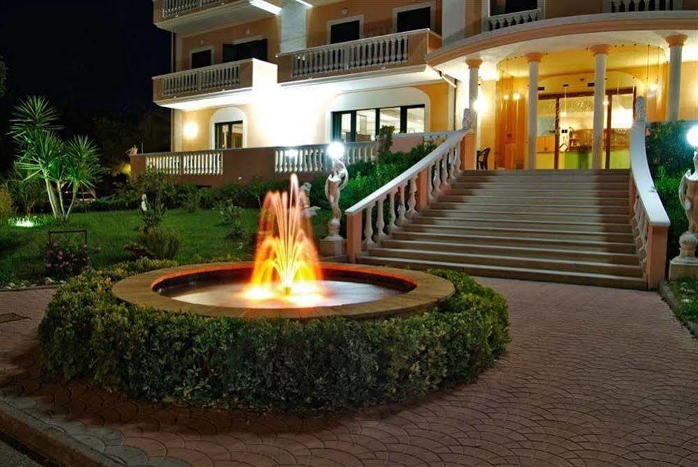 Hotel Residence Adria Rodi Garganico Dış mekan fotoğraf