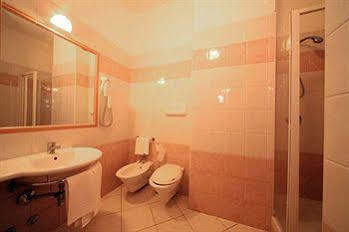 Hotel Residence Adria Rodi Garganico Dış mekan fotoğraf