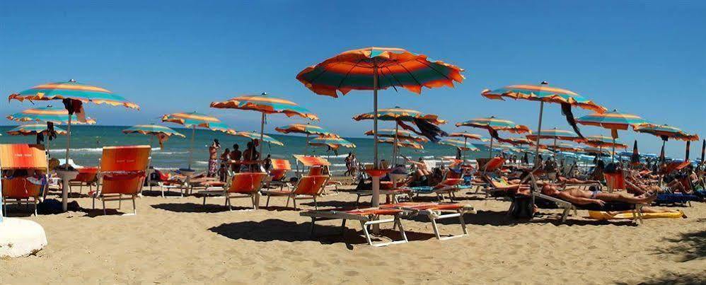 Hotel Residence Adria Rodi Garganico Dış mekan fotoğraf